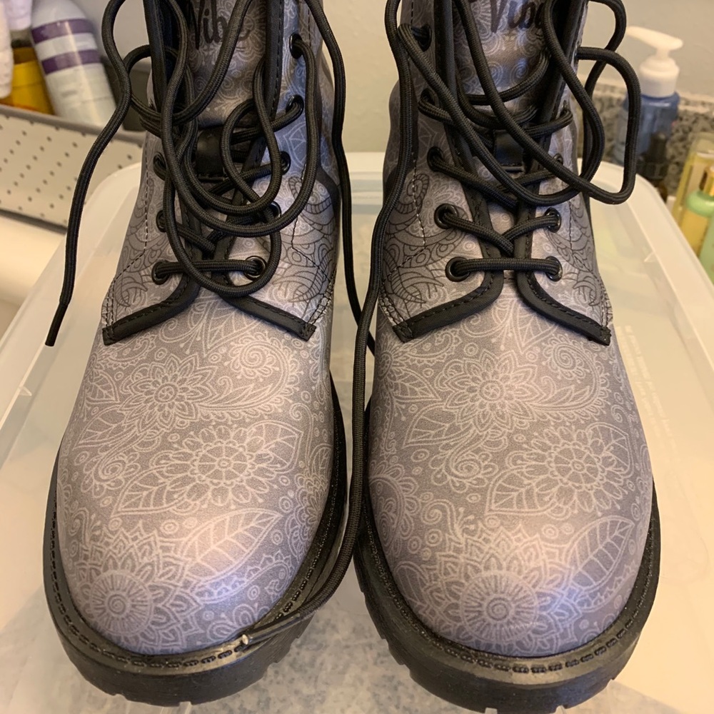 Yes We Vibe Peace Military Style Boots